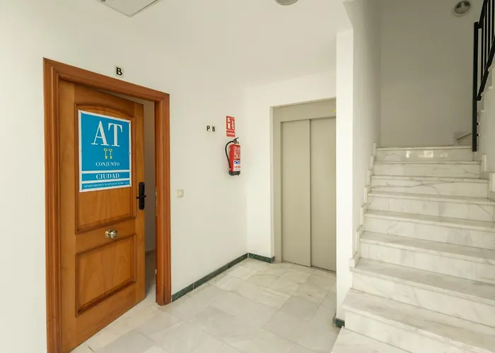 Apartmentos La Florida * Σεβίλλη